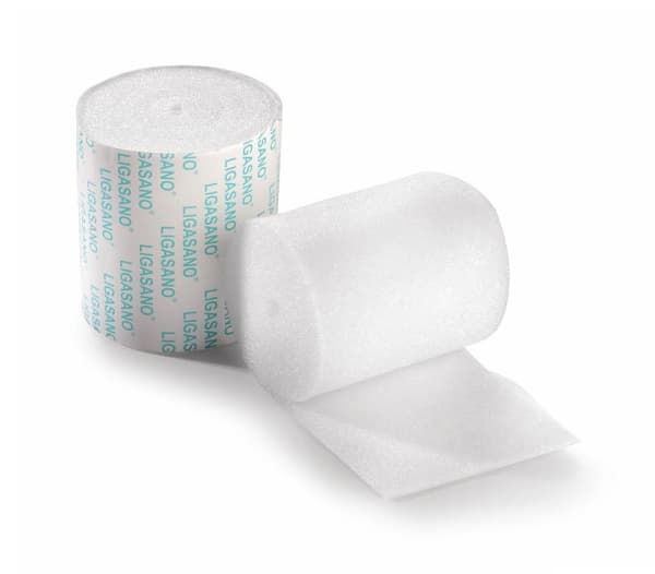 Medicazione Assorbente In Poliuretano Espanso Ligasano Struttura A Nido D'ape Non Sterile 300 X10 X0,3 Cm 2 Pezzi